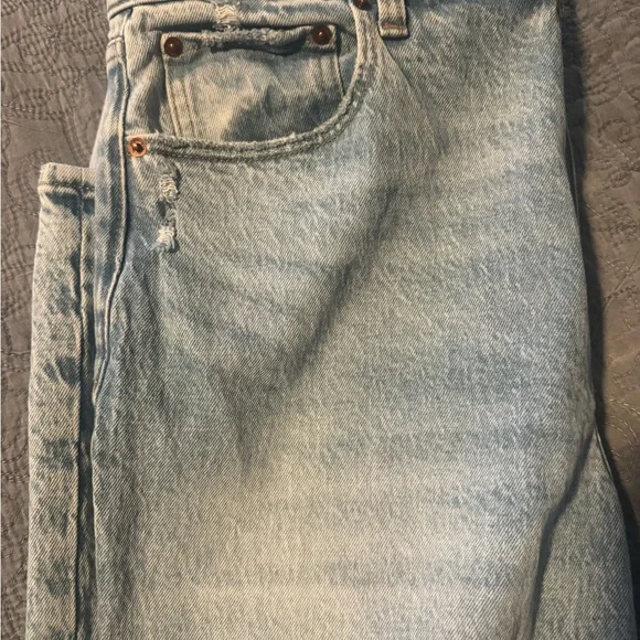 Abercrombie , like new Ultra High Rise 90s Straight Jean- 31 XL - Picture 8 of 8